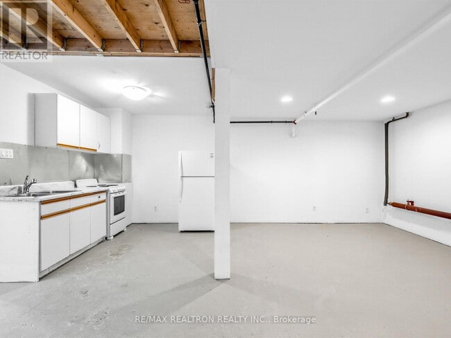 221 Sterling Rd in Toronto, ON - Building Photo - Building Photo