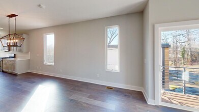 423 Coxe Ave in Charlotte, NC - Building Photo - Building Photo