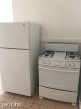 4 Adella Pl-Unit -# 2IG in Boston, MA - Foto de edificio - Building Photo