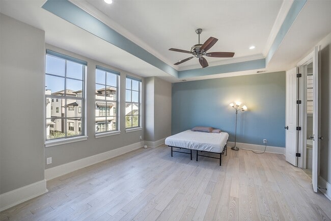 property at 1618 Rosewood St