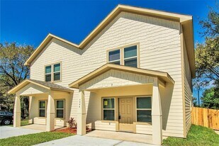 8122 Cabot St in Houston, TX - Building Photo