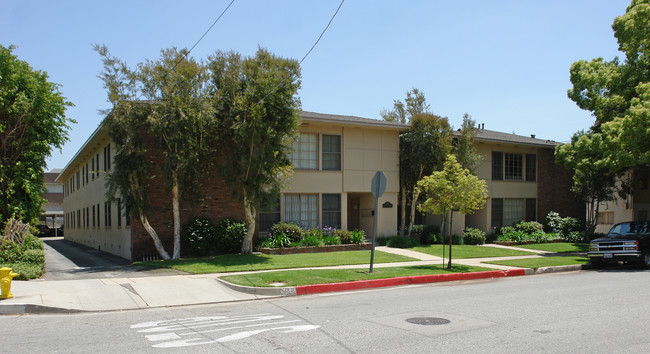 180 S Catalina Ave in Pasadena, CA - Building Photo - Building Photo