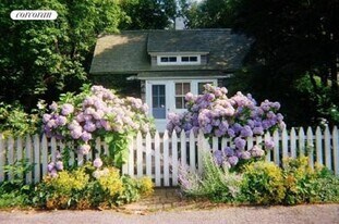 110 Burnett St in Southampton, NY - Building Photo