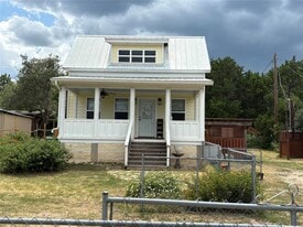 1000 Presa Arriba Rd in Austin, TX - Building Photo