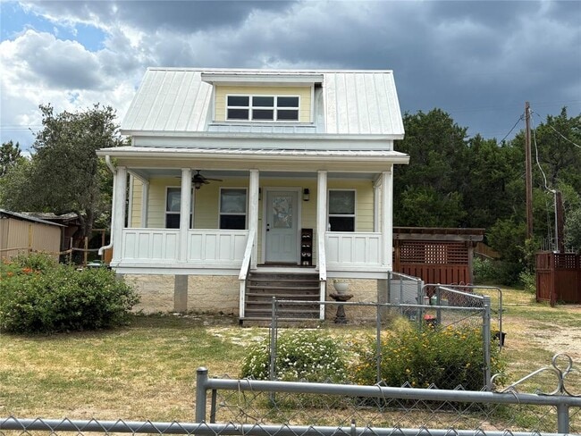 property at 1000 Presa Arriba Rd