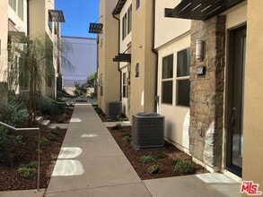 19513 Astor Pl in Los Angeles, CA - Building Photo - Building Photo