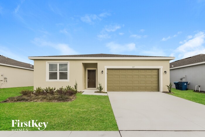 507 Crown Rose Dr in Eagle Lake, FL - Building Photo