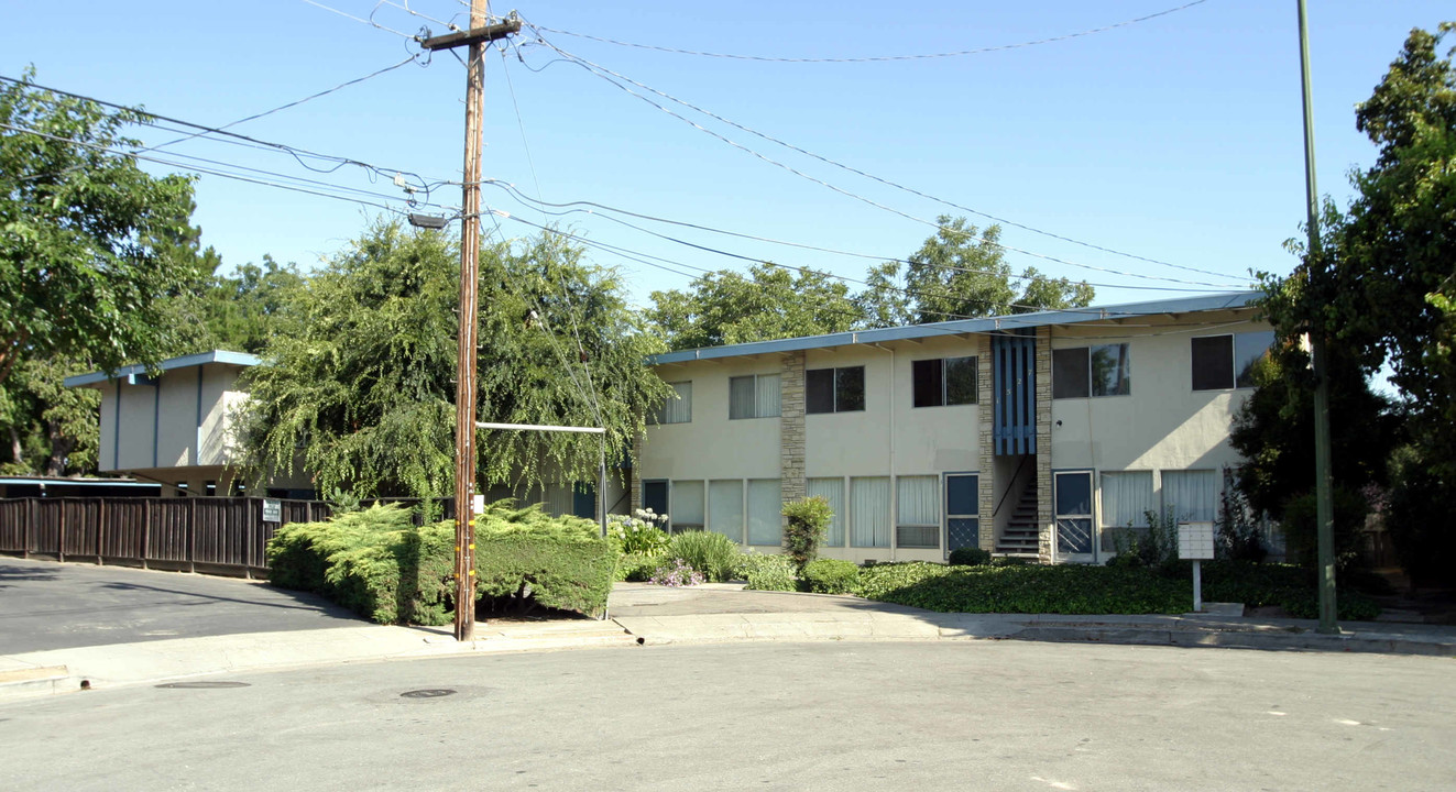 1527 Alta Glen Ct in San Jose, CA - Foto de edificio