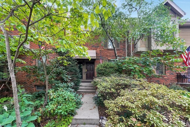 992 Neil Ave in Columbus, OH - Foto de edificio - Building Photo