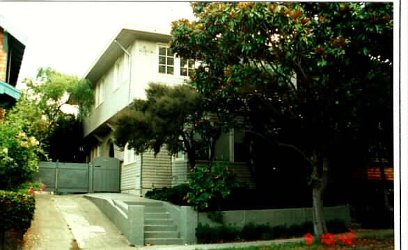 2629 Woolsey St in Berkeley, CA - Foto de edificio - Building Photo