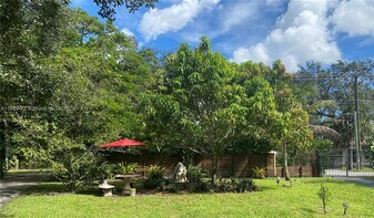 1760 NE 144th St in Miami, FL - Building Photo
