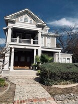 429 W Mistletoe Ave in San Antonio, TX - Building Photo