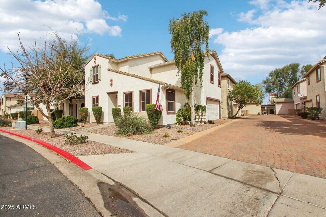 10220 E Isleta Ave in Mesa, AZ - Foto de edificio