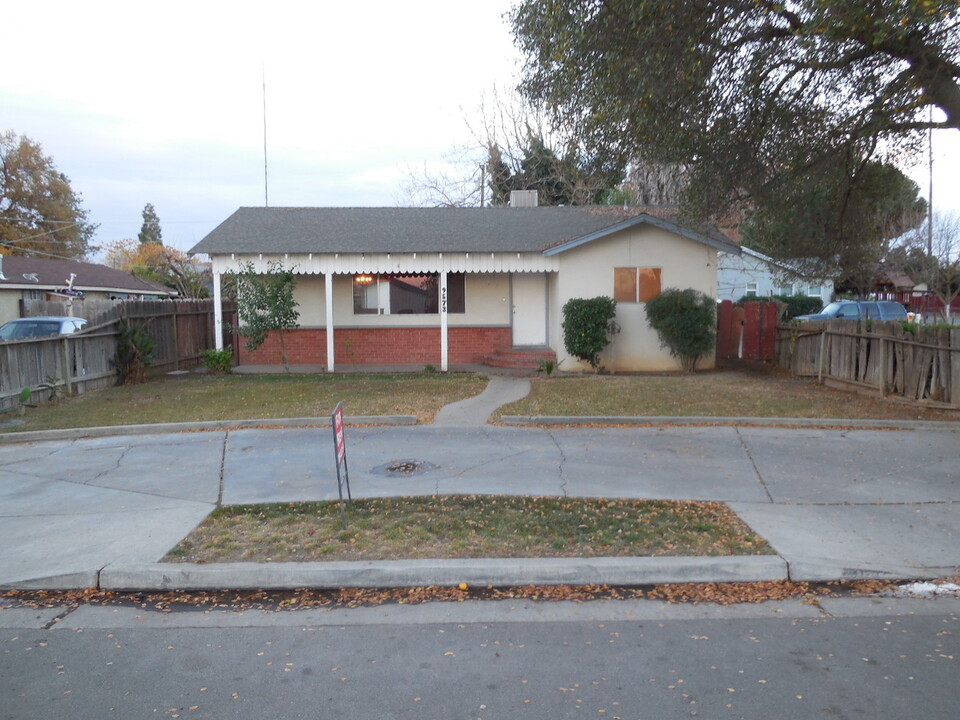 9573 Haskell Ave in Planada, CA - Building Photo