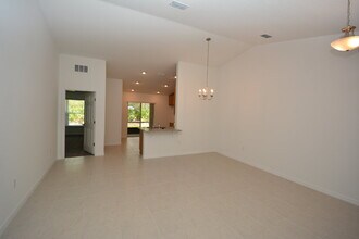 31 Zoeller Ct in Palm Coast, FL - Building Photo - Building Photo