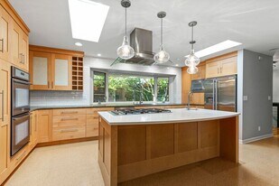 2640 SW Vista Dr in Portland, OR - Building Photo