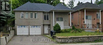 123 Steeles Ave E in Toronto, ON - Building Photo