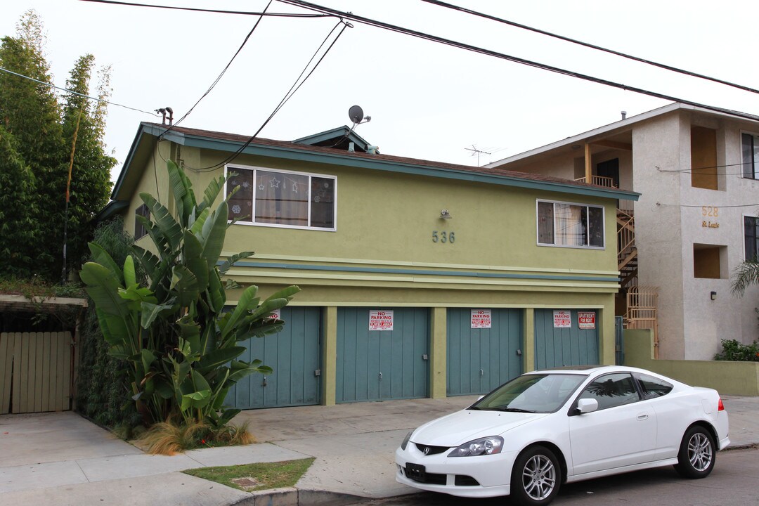 536 St. Louis Ave in Long Beach, CA - Foto de edificio