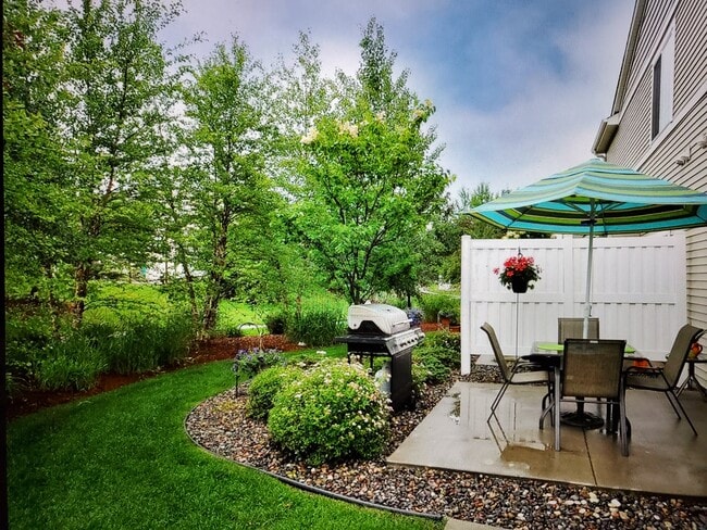 property at 7634 Lachman Ave NE