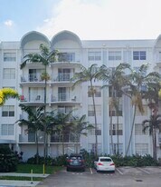 492 NW 165th Street Rd, Unit C216 in Miami, FL - Building Photo