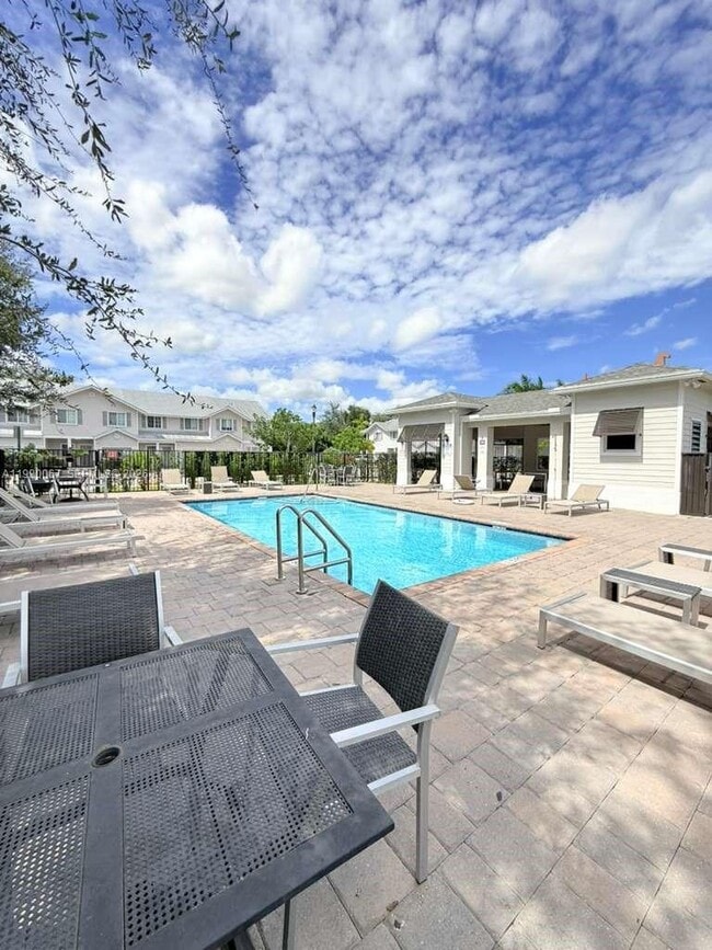 1692 SE 9th Ave in Florida City, FL - Building Photo - Building Photo