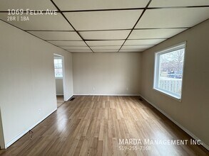 1069 Felix Ave in Windsor, ON - Building Photo - Building Photo