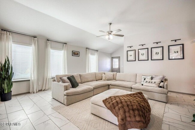 329 Samuel Vis St in Horizon City, TX - Building Photo - Building Photo