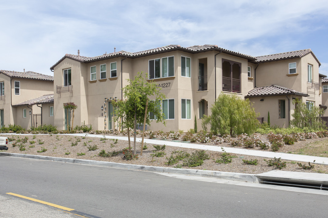 Las Cortes in Oxnard, CA - Foto de edificio