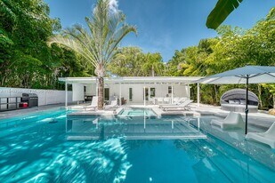 4000 Kumquat Ave in Miami, FL - Building Photo