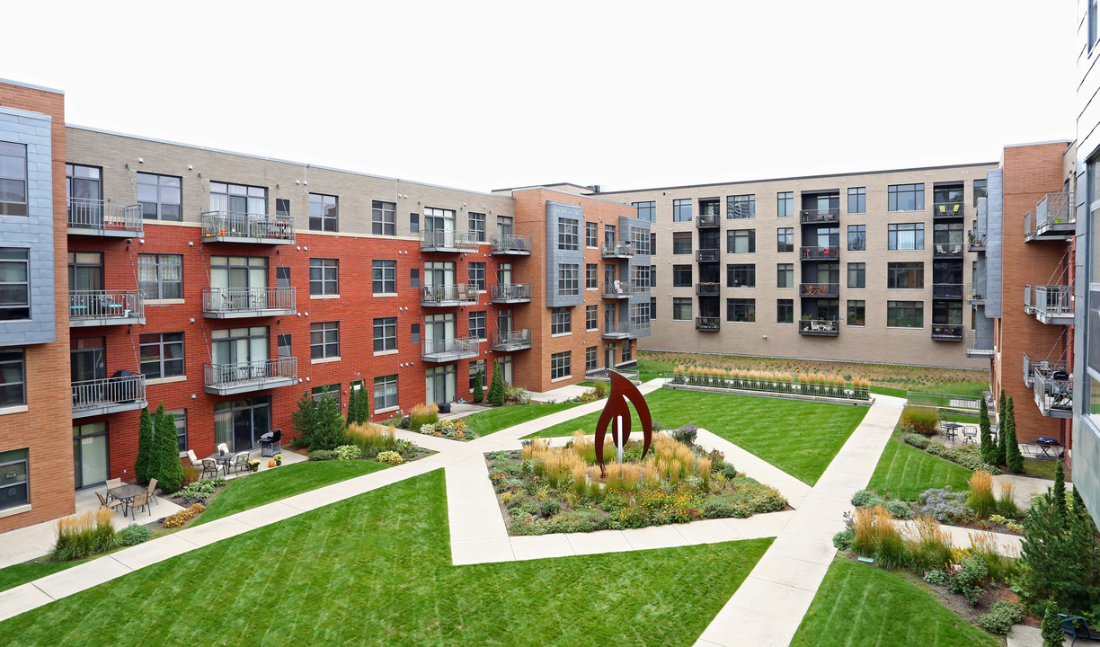 Corcoran Lofts in Milwaukee, WI - Building Photo