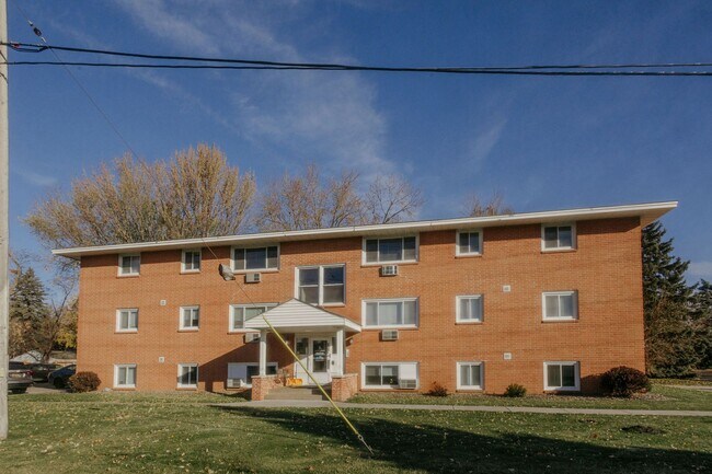 Riverway in Champlin, MN - Building Photo - Building Photo