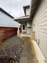 11613 NW 35th Ave in Vancouver, WA - Building Photo