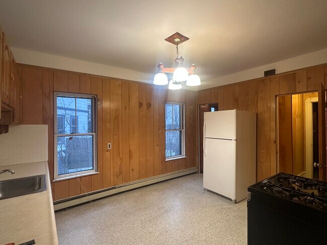 18 Holyoke Rd, Unit 18 in Somerville, MA - Foto de edificio - Building Photo