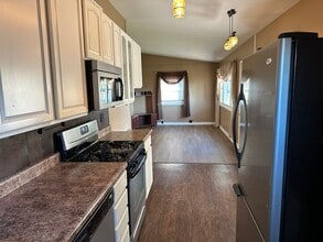 559 Fairview St in Westville, IN - Foto de edificio - Building Photo