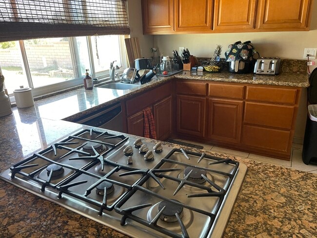 900 W 18th St, Unit Upland in Upland, CA - Building Photo - Building Photo
