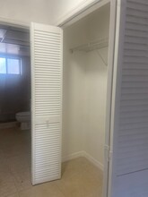 4820 Lucerne Lakes Blvd in Greenacres, FL - Building Photo - Building Photo