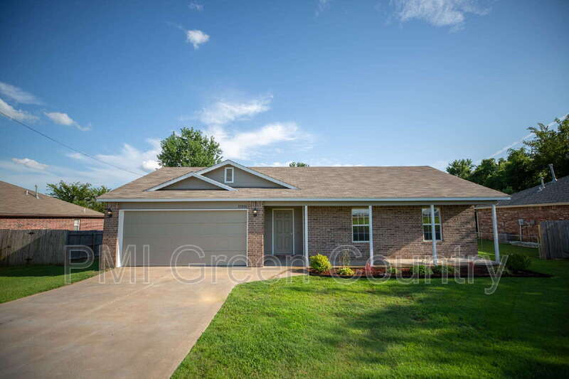 29890 E 147th St S in Coweta, OK - Building Photo