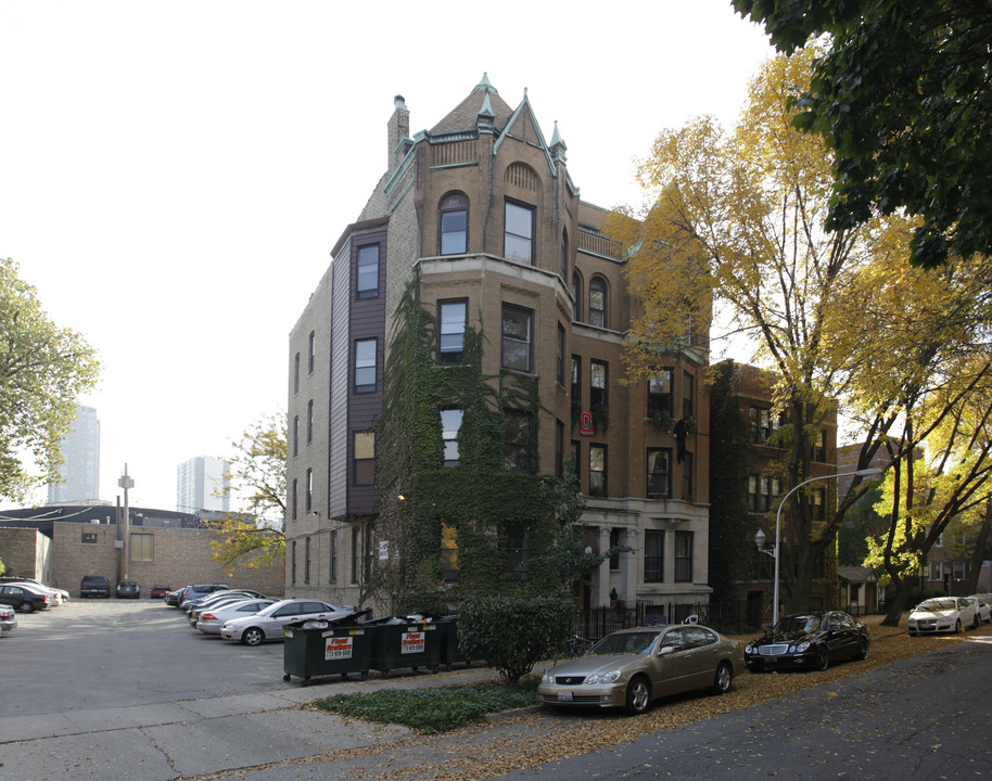 Elaine Place in Chicago, IL - Building Photo