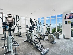 1155 Brickell Bay Dr, Unit 2204 in Miami, FL - Building Photo - Building Photo