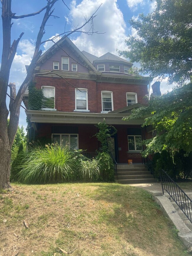 property at 307 S Aiken Ave
