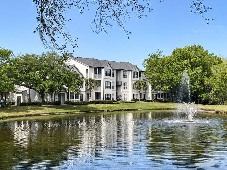 Westwood Reserve Apartments in Tampa, FL - Foto de edificio