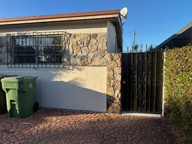 1275 W 31st St in Hialeah, FL - Building Photo