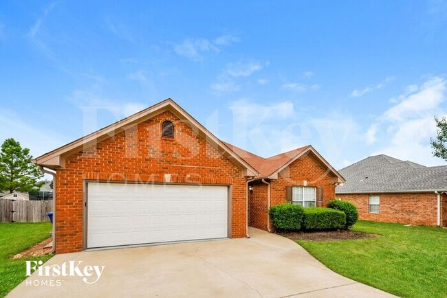 146 Hickory Point Dr in Helena, AL - Foto de edificio - Building Photo
