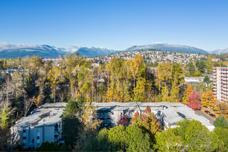 Woodway Place in Burnaby, BC - Building Photo - Building Photo