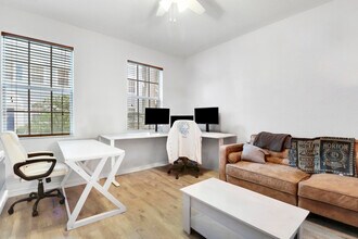 107 Pond Apple Ln in Jupiter, FL - Building Photo - Building Photo