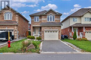 1398 Hunter St in Innisfil, ON - Building Photo