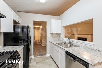 206 Red Oak Dr in Riverdale, GA - Building Photo - Building Photo