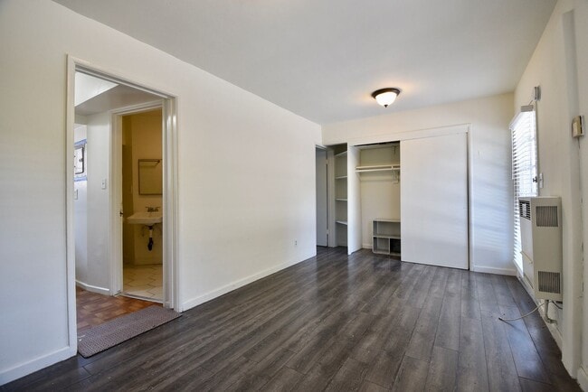 314 W Mission St in Santa Barbara, CA - Foto de edificio - Building Photo