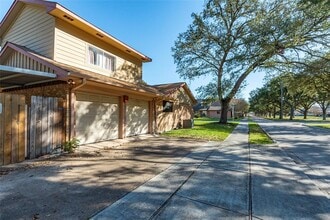 2720 Blueberry Ln in Pasadena, TX - Building Photo - Building Photo