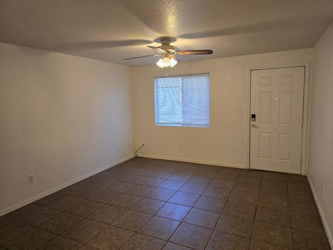 201 W Hagerman St in Carlsbad, NM - Building Photo - Building Photo